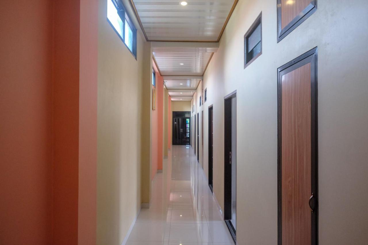 Sans Hotel Kumbang Yogyakarta By Reddoorz Exterior foto