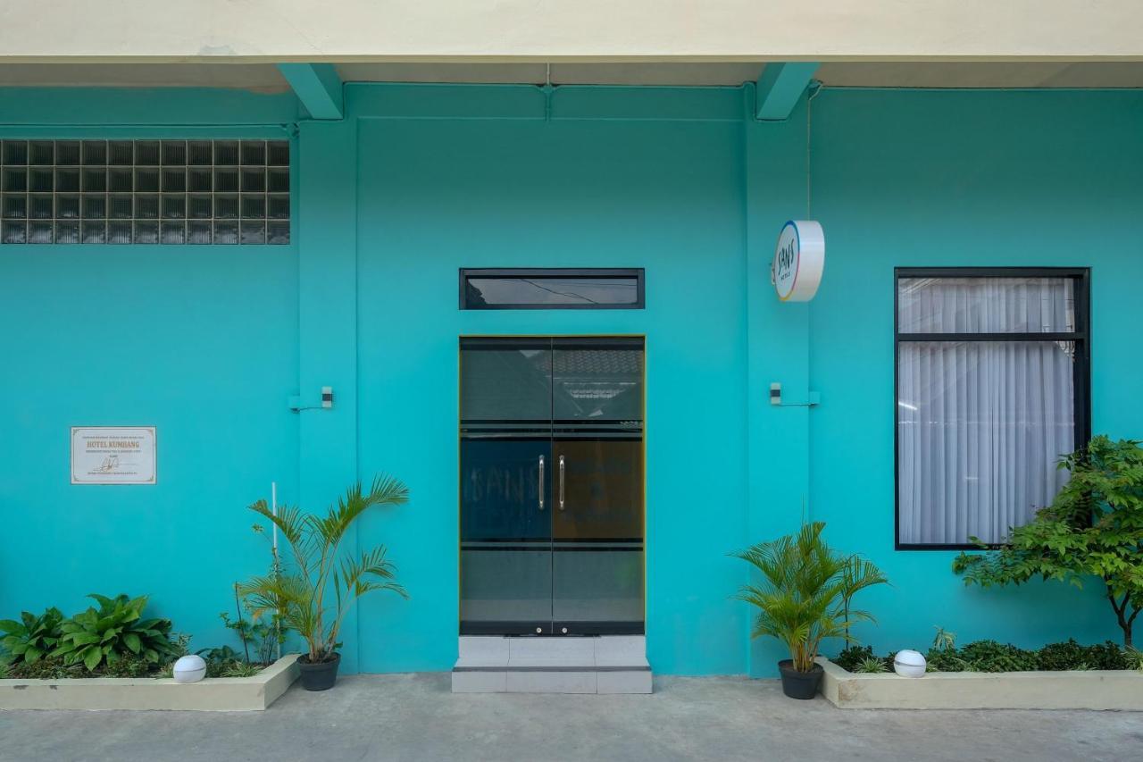 Sans Hotel Kumbang Yogyakarta By Reddoorz Exterior foto