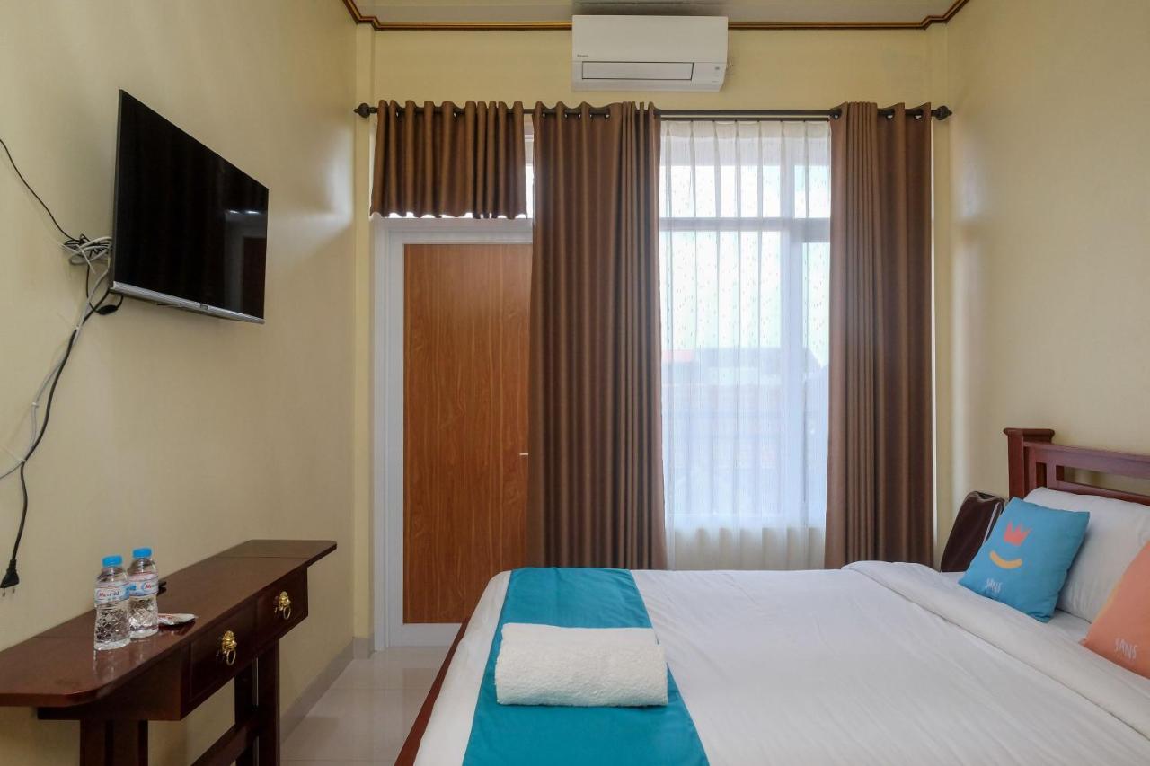 Sans Hotel Kumbang Yogyakarta By Reddoorz Exterior foto