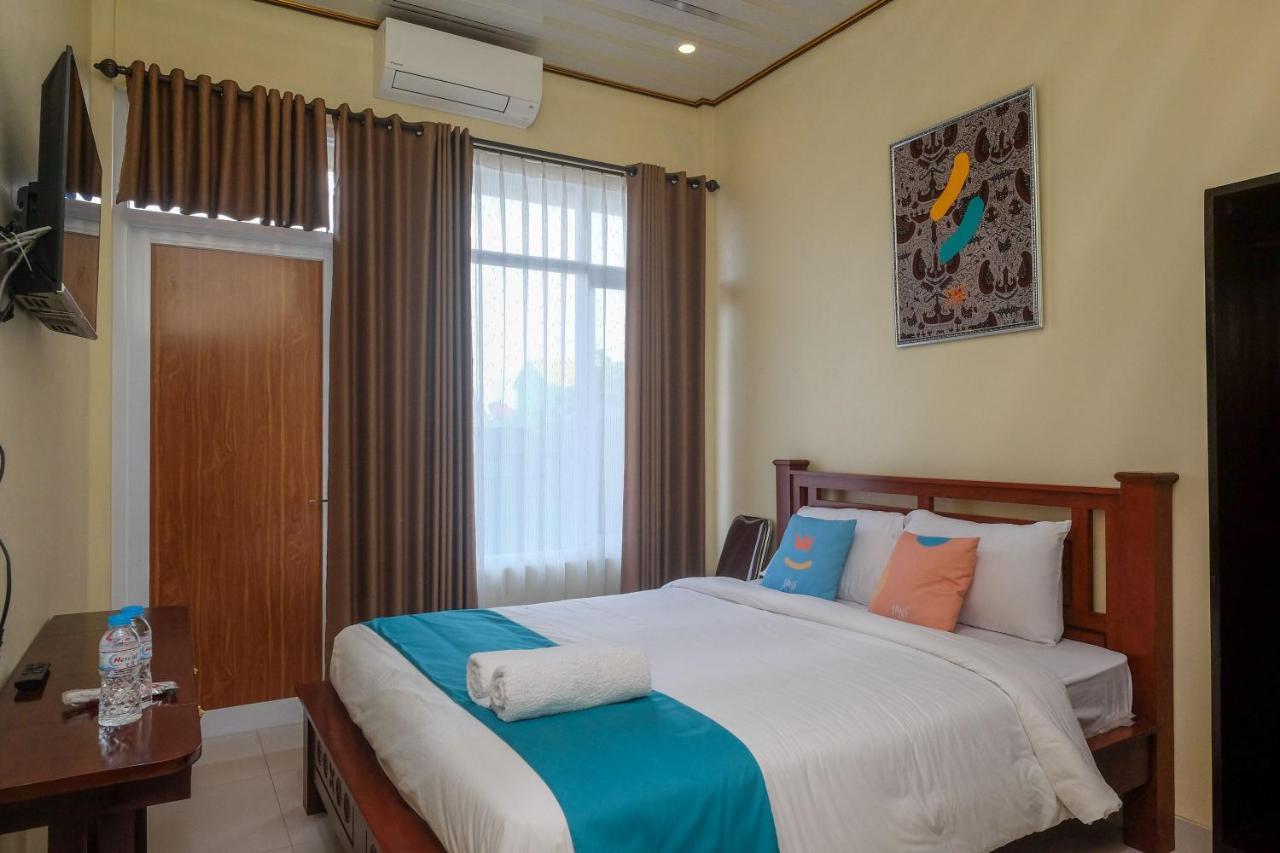 Sans Hotel Kumbang Yogyakarta By Reddoorz Exterior foto