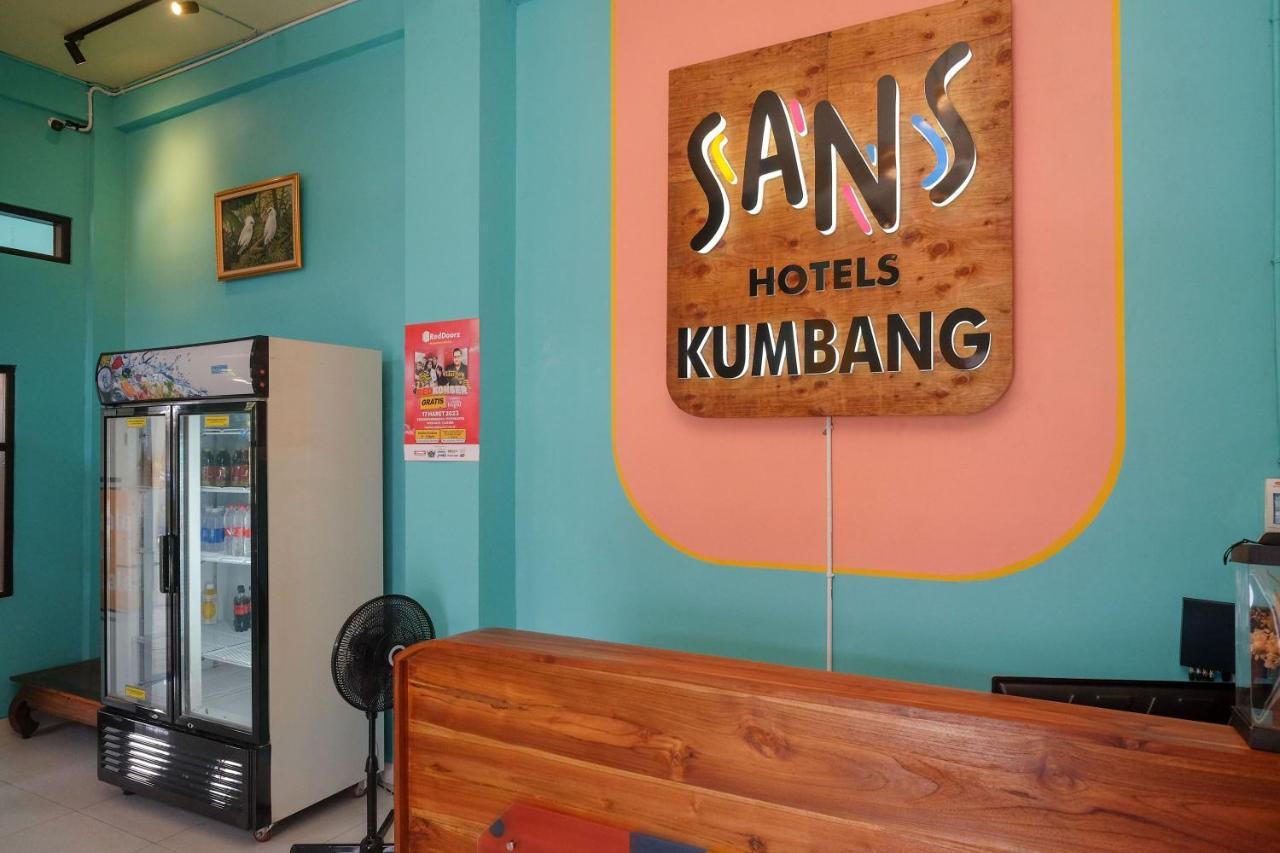 Sans Hotel Kumbang Yogyakarta By Reddoorz Exterior foto