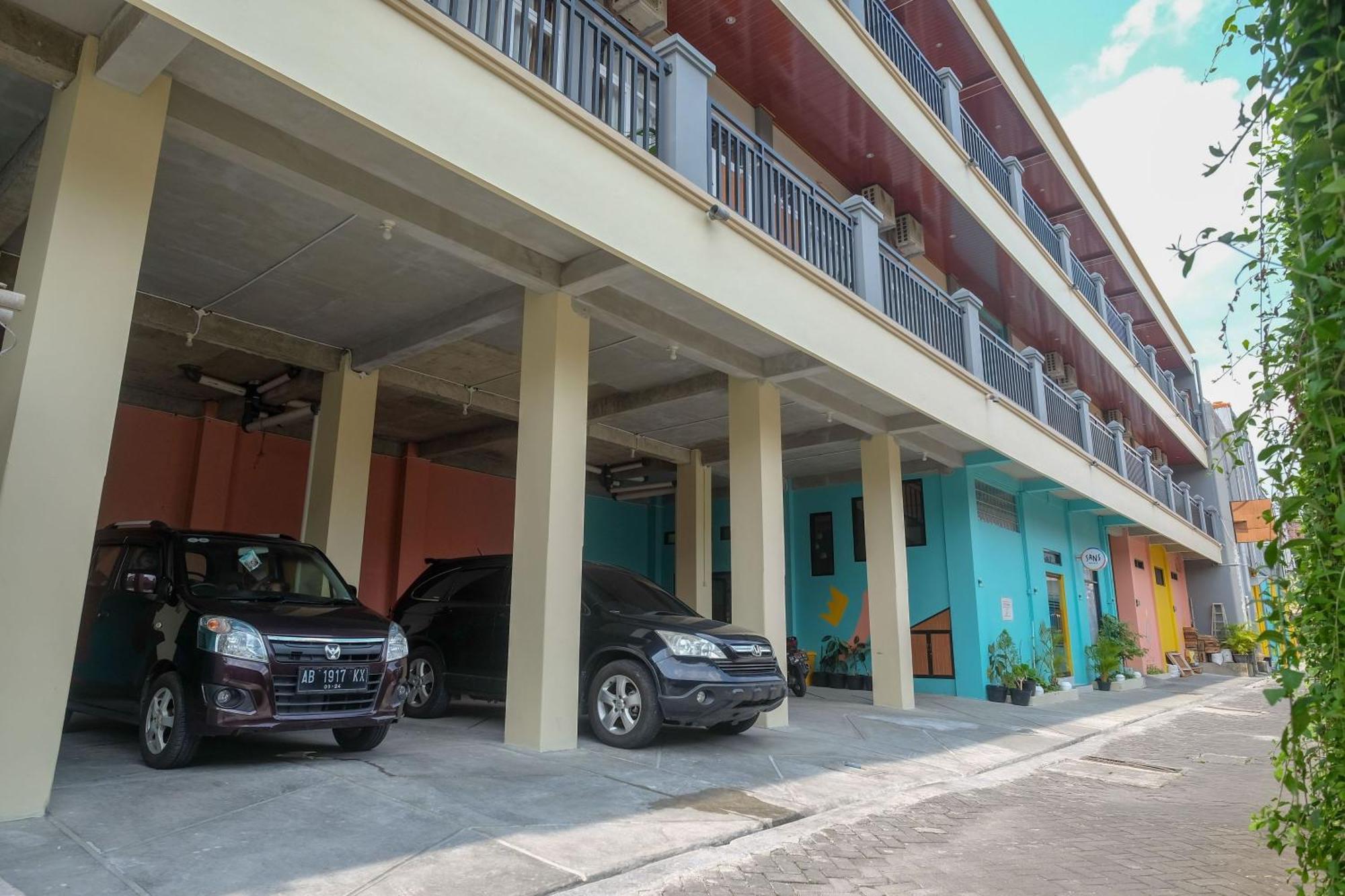 Sans Hotel Kumbang Yogyakarta By Reddoorz Exterior foto