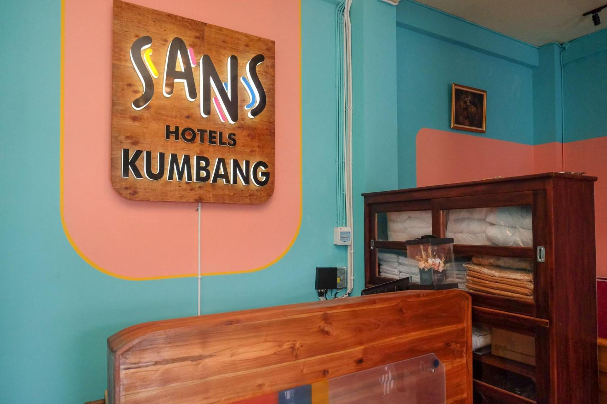 Sans Hotel Kumbang Yogyakarta By Reddoorz Exterior foto
